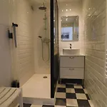Magnifique 2 Pieces Renove Avec Terrasse Et Acces - Fr-1-472a-268 Apartament