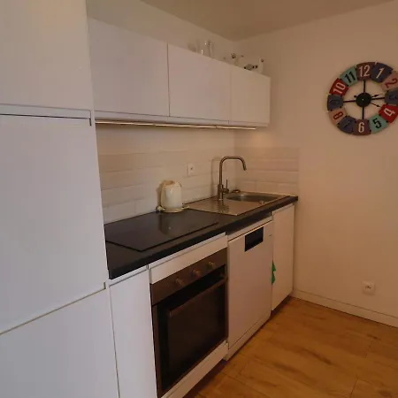 Magnifique T2 40m² Avec Terrasse, Acces Direct Et Piscine A - Fr-1-472a-268 * Sete