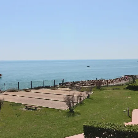 Magnifique 2 Pieces Renove Avec Terrasse Et Acces - Fr-1-472a-268 * Sete