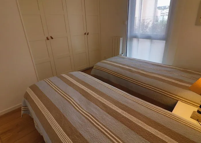 Magnifique 2 Pieces Renove Avec Terrasse Et Acces - Fr-1-472a-268 דירה *
