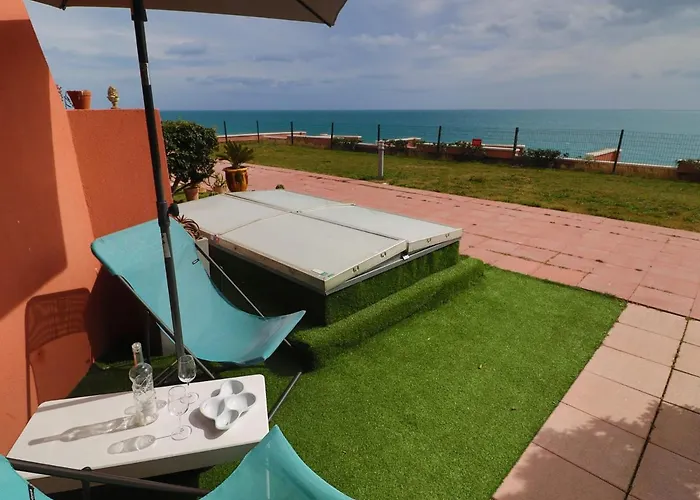 Magnifique 2 Pieces Renove Avec Terrasse Et Acces - Fr-1-472a-268 *