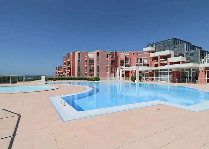 Magnifique 2 Pieces Renove Avec Terrasse Et Acces - Fr-1-472a-268 דירה *