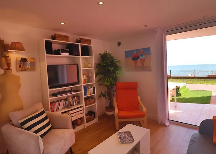 Magnifique 2 Pieces Renove Avec Terrasse Et Acces - Fr-1-472a-268 דירה